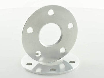 Spacer system widens track A 5 mm for VW Touran GP wheel